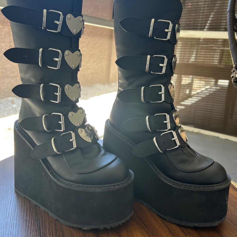 Demonia Swing-230